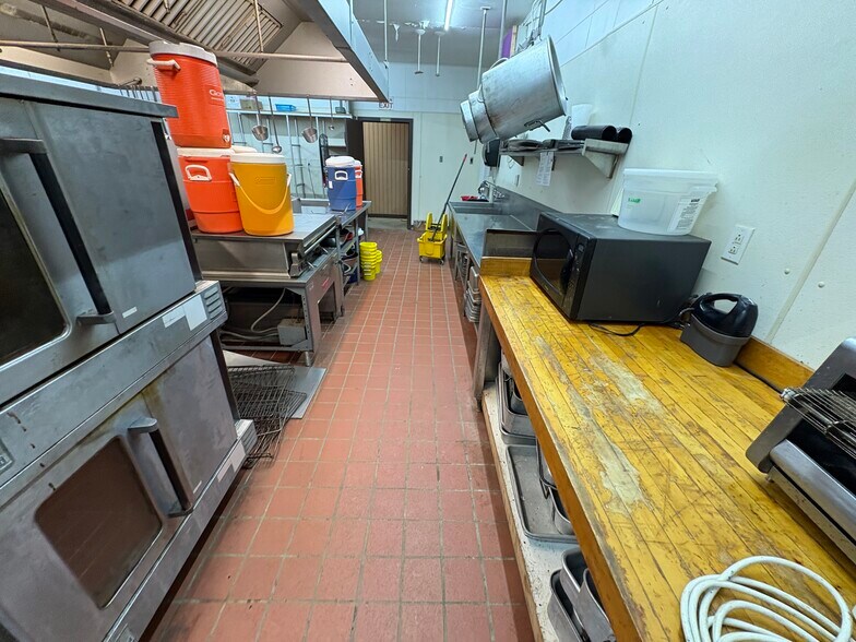 More Photos Of 89 Nolan Rd, Penfield General Retail For Sale