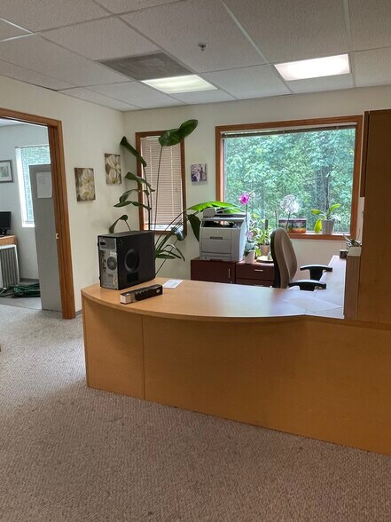 More Photos Of 15110 SW Boones Ferry Rd, Lake Oswego Office For Sale