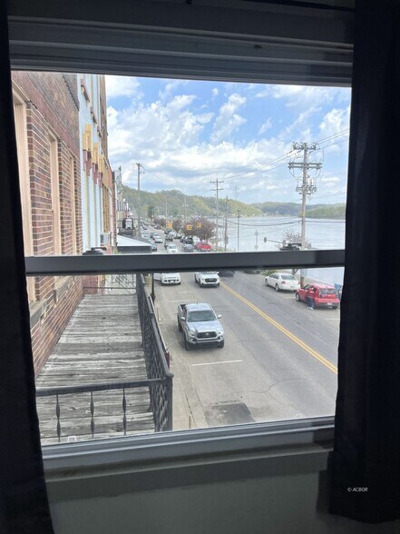 More Photos Of 116 W Main St, Pomeroy Flex For Sale