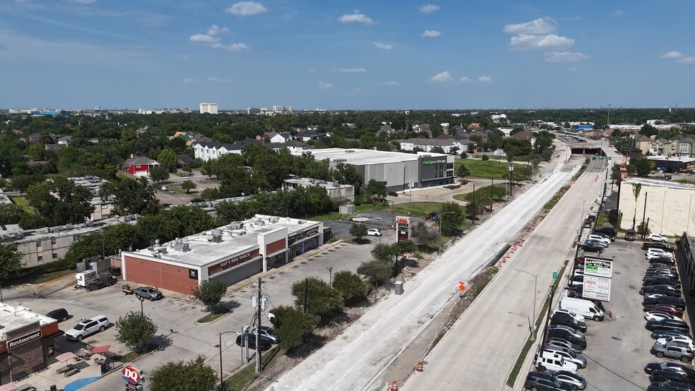 More Photos Of Old Spanish Trl & Scottcrest Dr, Houston Freestanding For Lease