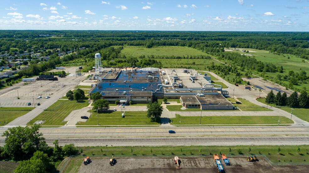 More Photos Of 9000 E Michigan Ave, Galesburg Manufacturing For Sale