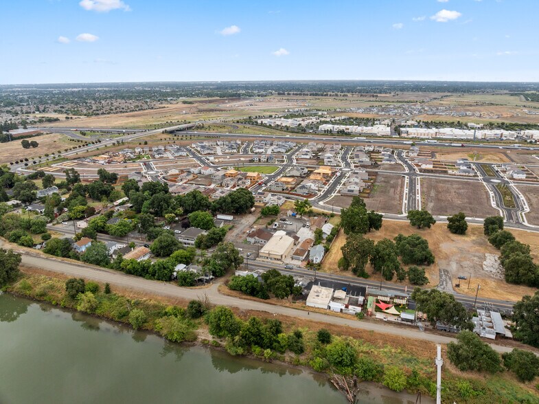 More Photos Of 8101 Freeport Blvd, Sacramento Storefront For Sale