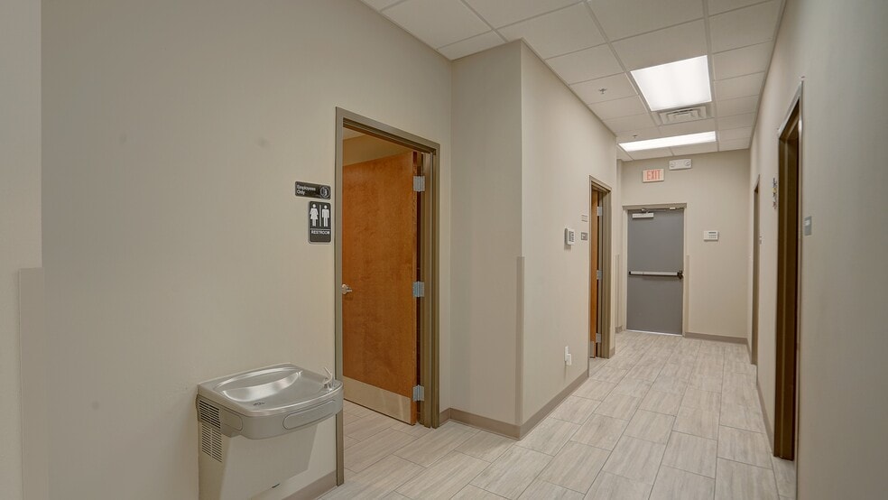 More Photos Of 3230 Interstate 30, Mesquite Medical For Lease