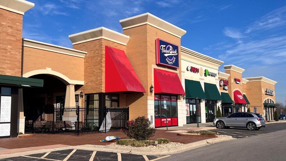 More Photos Of 1800-1900 Main St, Saint Charles Unknown For Lease