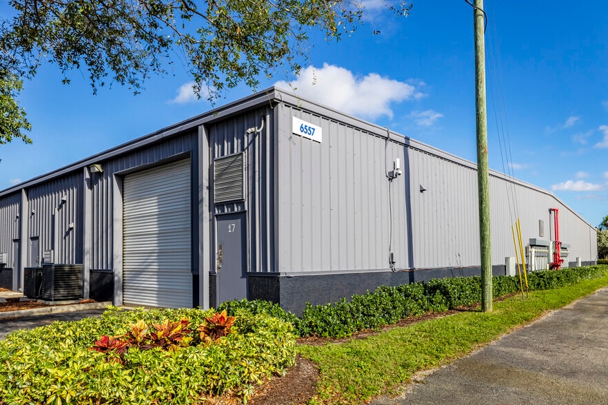 More Photos Of 6557 Garden Rd, Riviera Beach Unknown For Lease