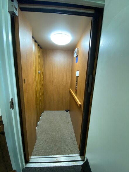 More Photos Of 2290 E Hill Rd, Grand Blanc Medical For Sale