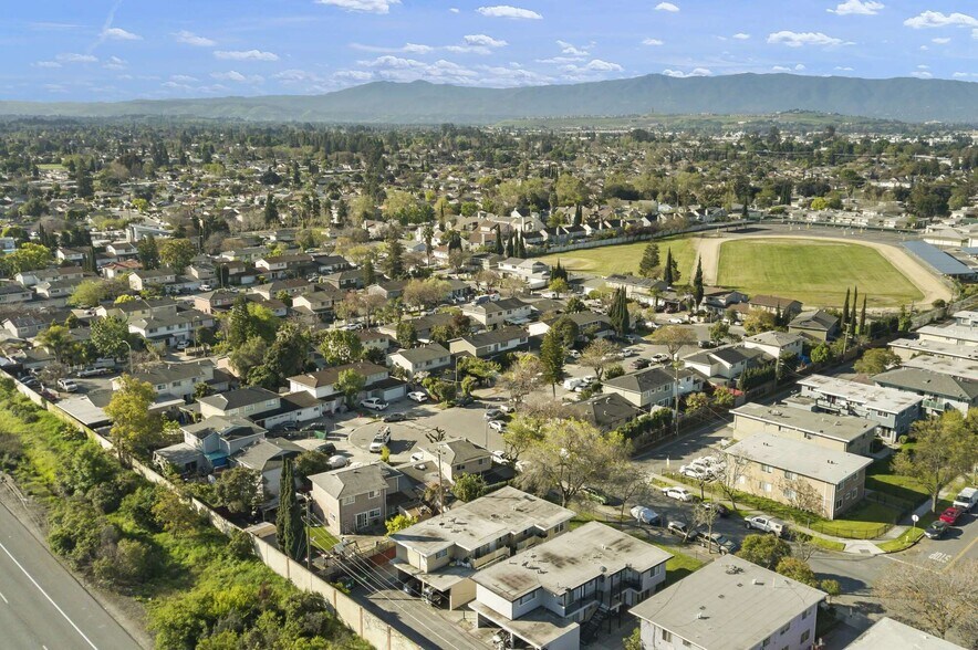 More Photos Of 256 La Pala Dr, San Jose Apartments For Sale