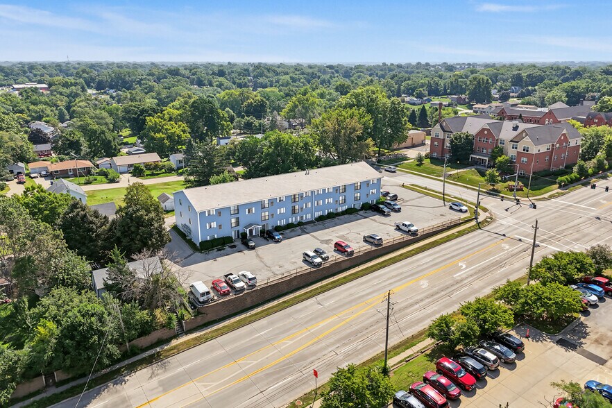 More Photos Of 5555 SW 9th St, Des Moines Apartments For Sale