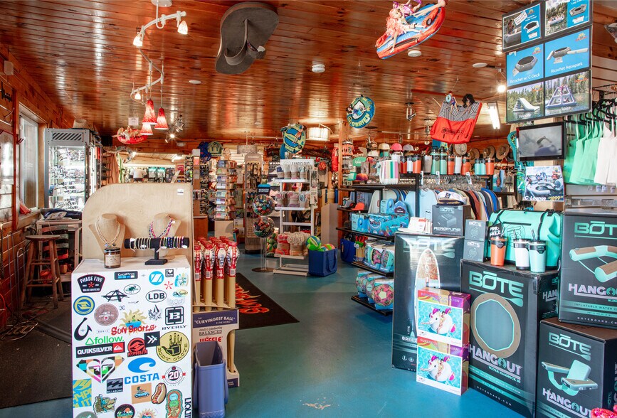 More Photos Of 894 Roosevelt Trail, Naples General Retail For Sale