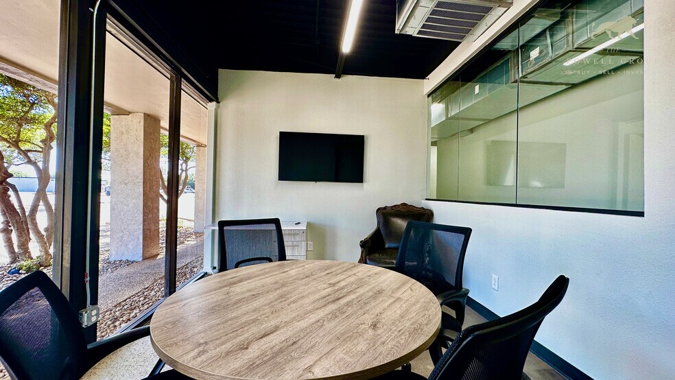 More Photos Of 3610 34th St, Lubbock Office For Sale