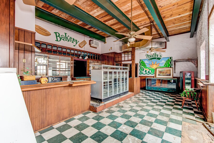More Photos Of 15 7th St, Augusta Restaurant For Sale