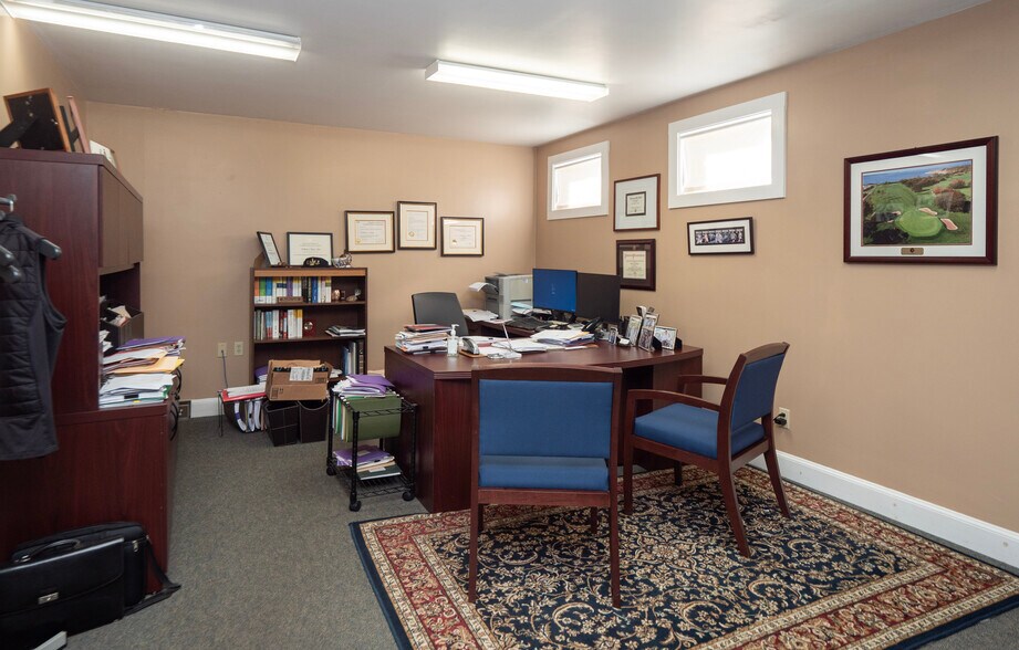 More Photos Of 1120 Aquidneck Ave, Middletown Office For Sale