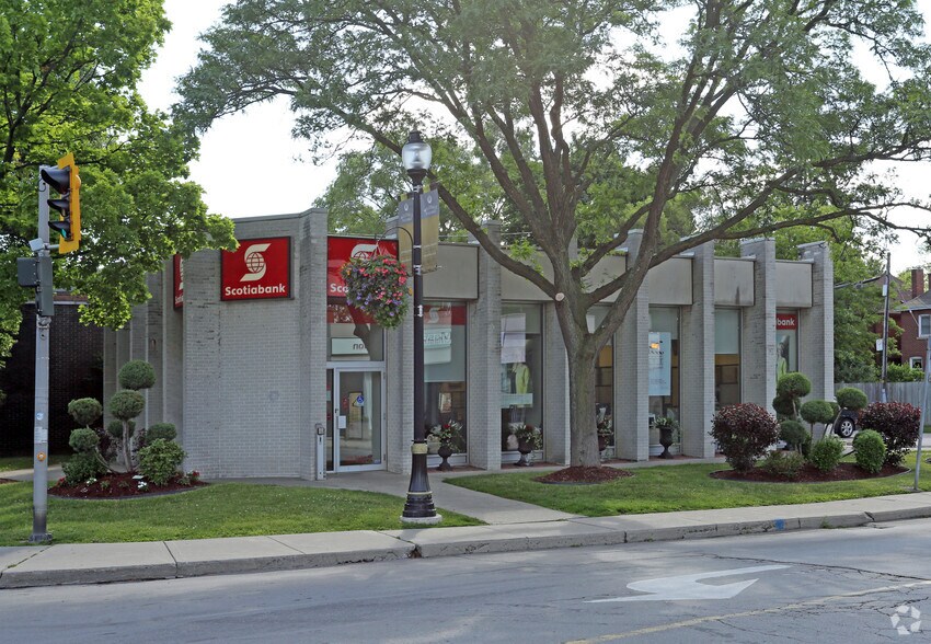More Photos Of 999 King St W, Hamilton Storefront For Sale