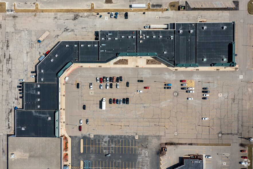 More Photos Of 15255-15449 Hall Rd, Macomb Township Unknown For Lease