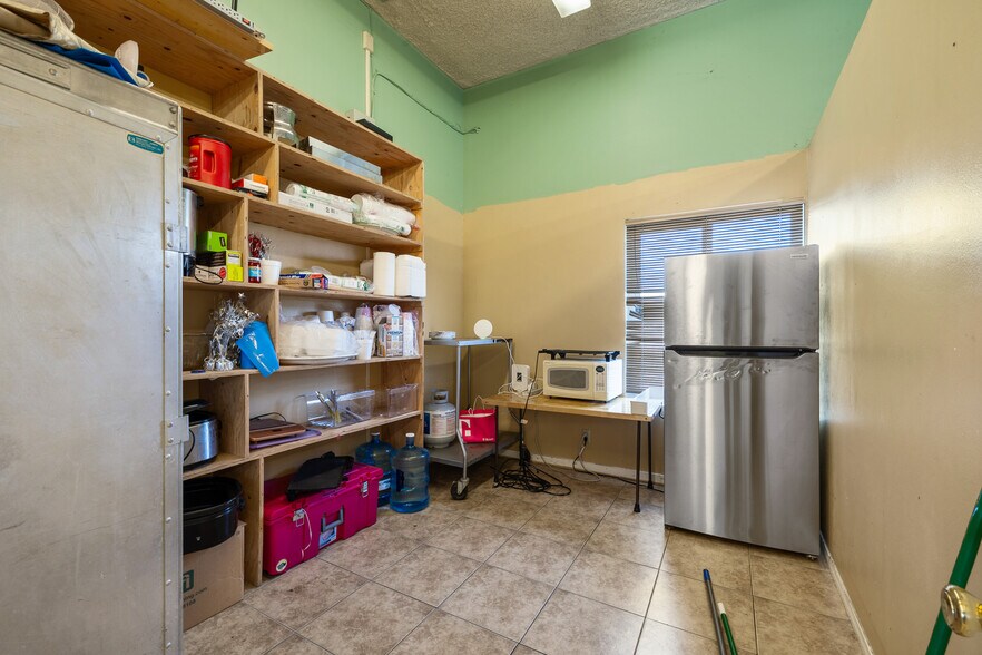 More Photos Of 375 S K St, Oxnard Religious Facility For Sale