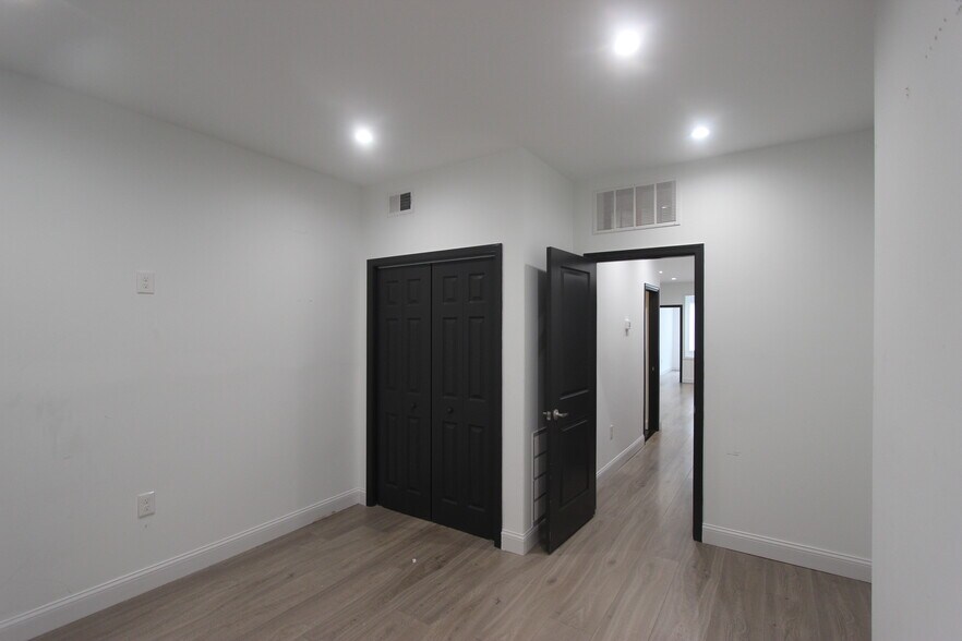 More Photos Of 1802 11th St NW, Washington Office For Lease