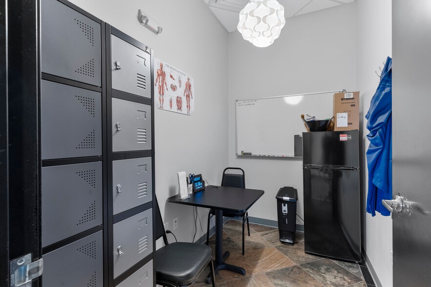More Photos Of 11251 S Eastern Ave, Henderson Storefront For Lease