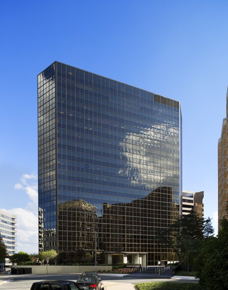 More Photos Of 1300 N 17th St, Arlington Office For Lease