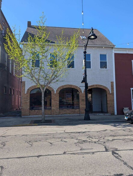 More Photos Of 204 W Main St, Belleville Office Residential For Sale
