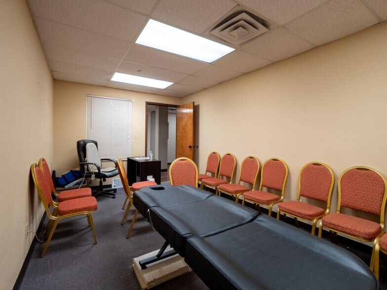 More Photos Of 122 E Carl Albert Pky, Mcalester Office For Sale