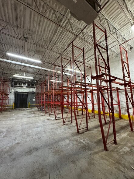 More Photos Of 8716 SE 15th St, Oklahoma City Distribution For Sale