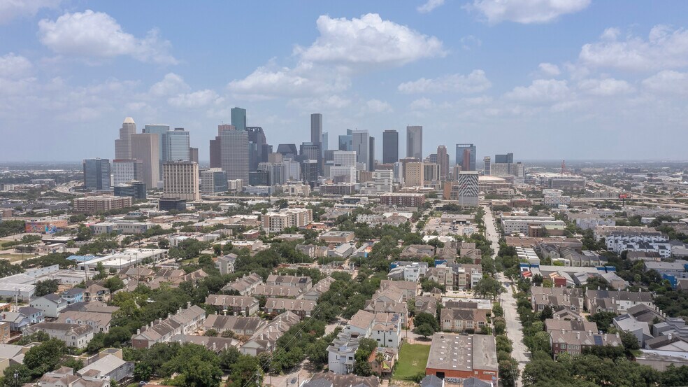 More Photos Of 3312 Crawford St, Houston Apartments For Sale