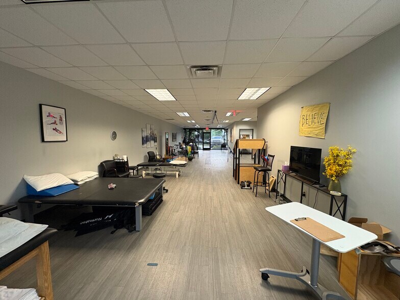 More Photos Of 1624 Westgate Cir, Brentwood Medical For Lease