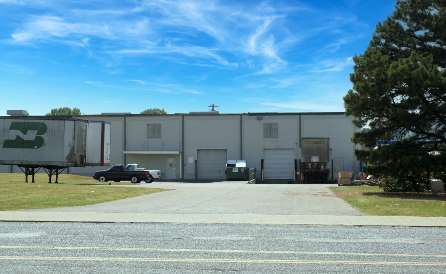 More Photos Of 3930 E Raines Rd, Memphis Warehouse For Lease