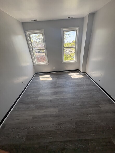 More Photos Of 1086 E Main St, Bridgeport Multifamily For Sale