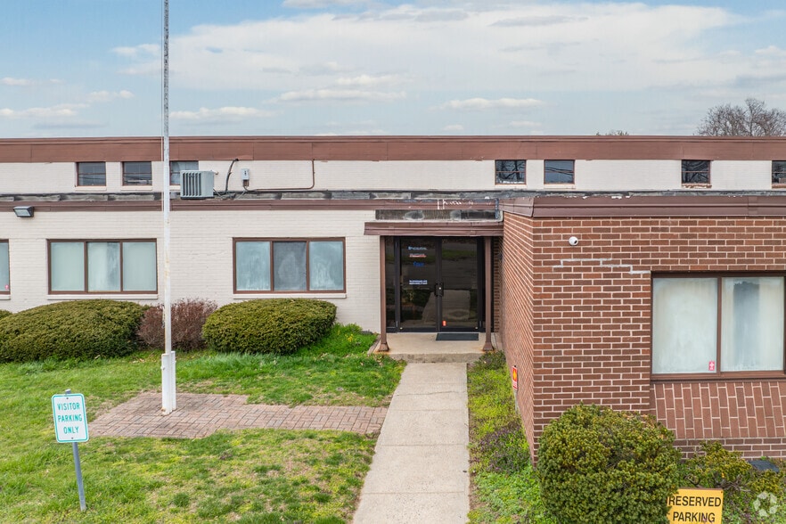 More Photos Of 70 Stoddard Ave, North Haven Warehouse For Sale