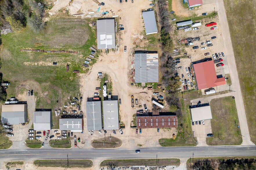 More Photos Of 2620 Farm Road 79, Paris Warehouse For Sale