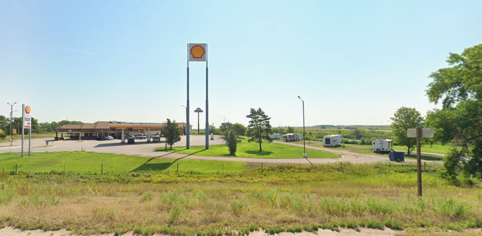 More Photos Of 851 Paxton Elsie Rd, Paxton Hotel For Sale