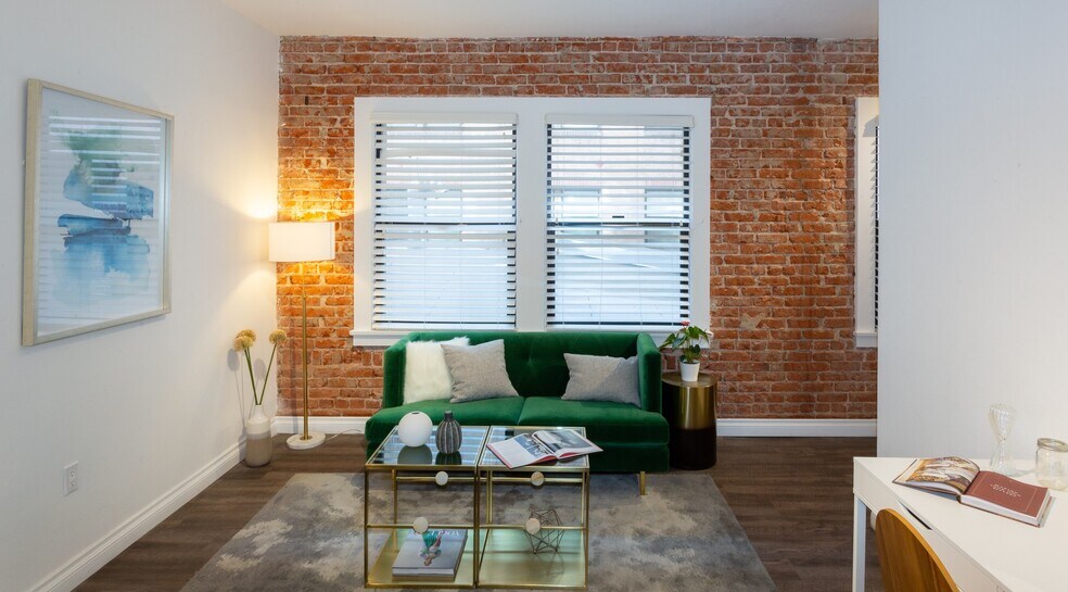 More Photos Of 5529-5533 Hollywood Blvd, Los Angeles Apartments For Lease