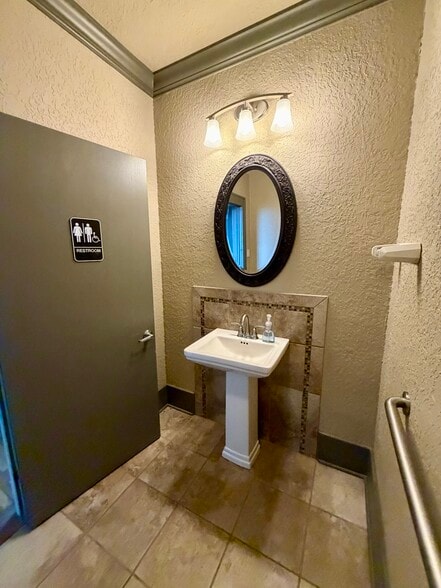 More Photos Of 619 Fayetteville Rd, Van Buren Medical For Lease