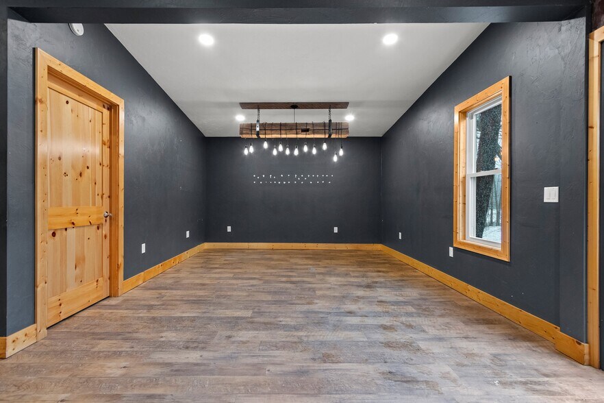 More Photos Of 1774 Riverside Dr, Suamico Freestanding For Lease