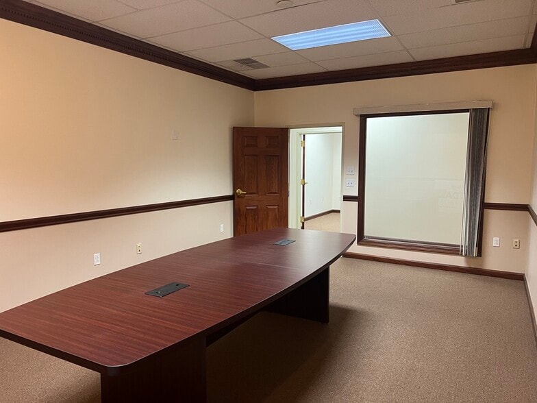 More Photos Of 632 W Main St, Mount Pleasant Bank For Lease