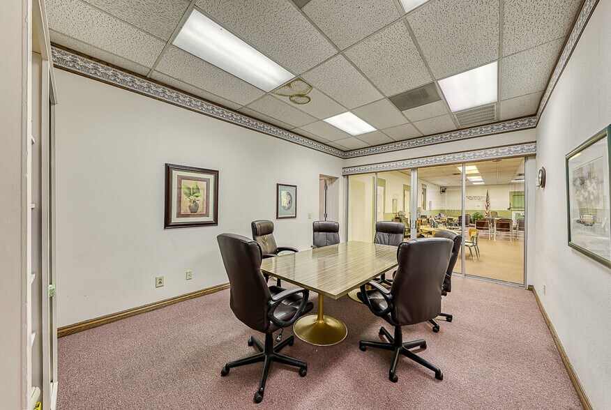 More Photos Of 300 S 7th St, Las Vegas Religious Facility For Sale