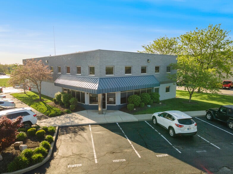 More Photos Of 11837 Technology Dr, Fishers Warehouse For Lease