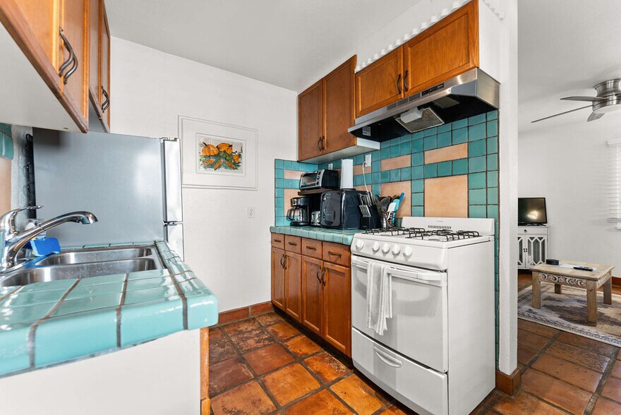 More Photos Of 2282-2284 Congress St, San Diego Apartments For Sale