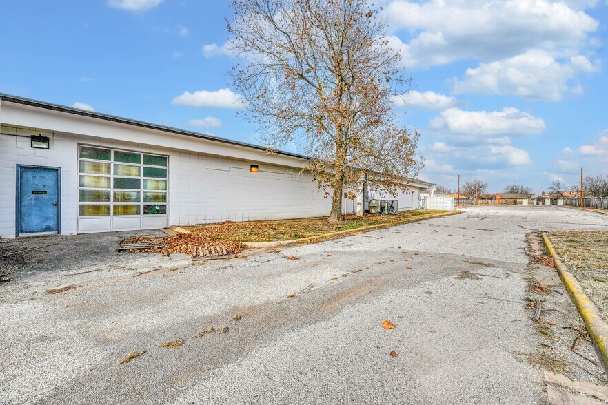 More Photos Of 6725 NW Atlanta Ave, Lawton Industrial For Lease