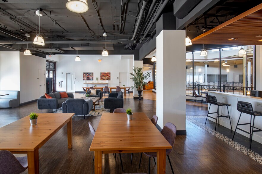 More Photos Of 122 W Pine St, Orlando Office Residential For Lease