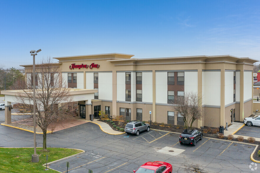 Primary Photo Of 1150 Riverside Dr, Battle Creek Hotel For Sale