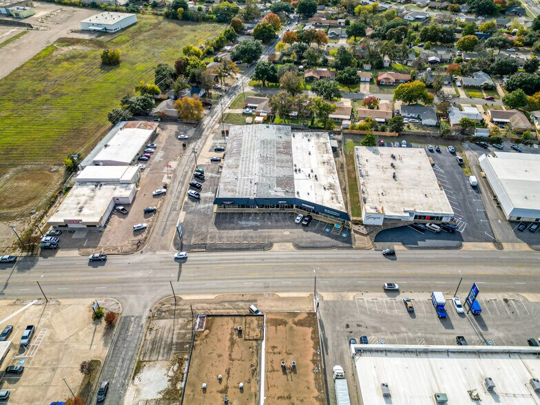 More Photos Of 500 Lake Air Dr, Waco Unknown For Lease