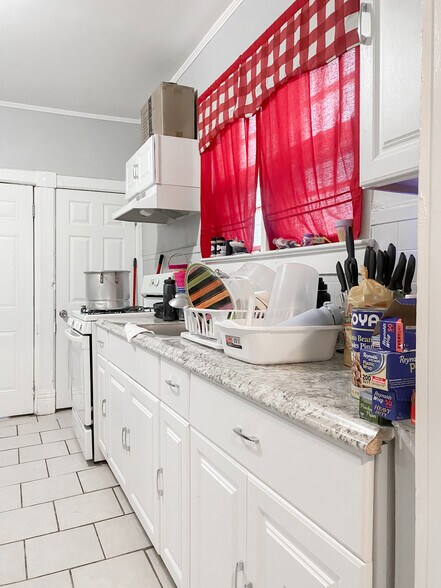 More Photos Of 72 1/2 Henry Ave, Newburgh Apartments For Sale