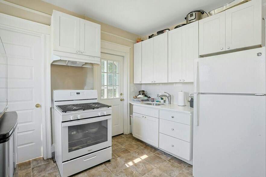 More Photos Of 3 Linden Pl, Tarrytown Apartments For Sale