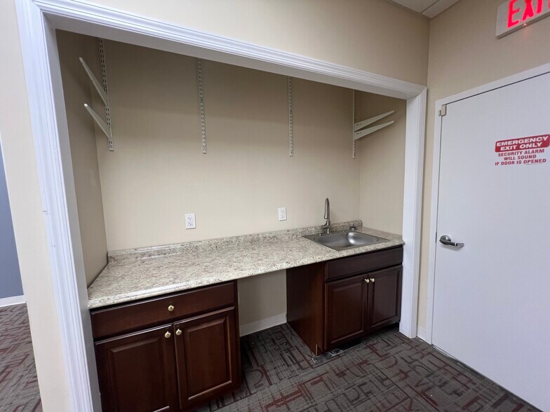 More Photos Of 4230-4236 Merrick Rd, Massapequa Storefront Retail Residential For Lease