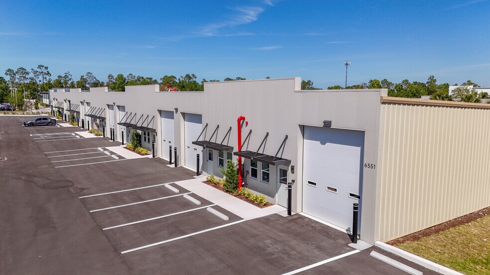 More Photos Of 6551 Corporate Park Cir, Fort Myers Warehouse For Lease