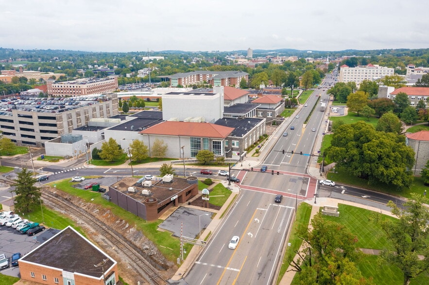More Photos Of 1007 S Main St, Harrisonburg Restaurant For Lease