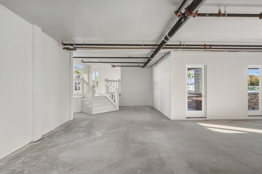 More Photos Of 1363-1373 Coast Hwy, Laguna Beach Storefront Retail Office For Sale