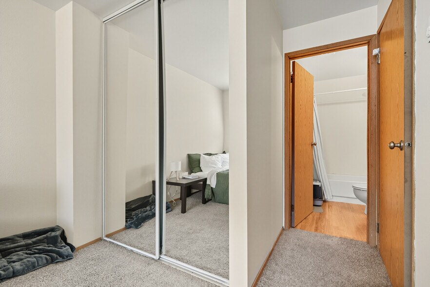 More Photos Of 3210 SW Avalon Way, Seattle Apartments For Sale